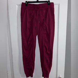 Lululemon joggers barely worn size 10.